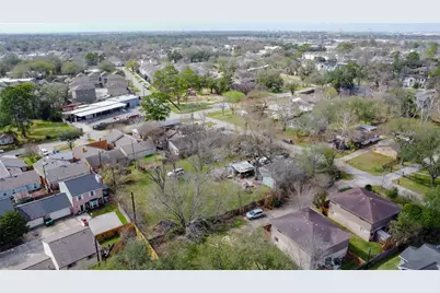 9229 Kerrwood Lane, Houston, TX 77080 - Photo 10