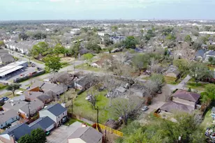 9229 Kerrwood Ln, Houston, TX 77080 - Photo 8