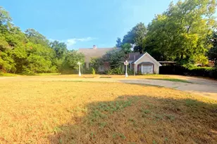 1201 Brazos Street E, Palestine, TX 75801 - Photo 2