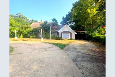 1201 Brazos Street E, Palestine, TX 75801 - Photo 1