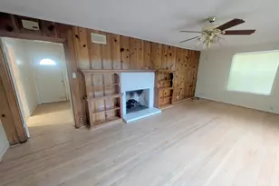 1201 Brazos Street E, Palestine, TX 75801 - Photo 6