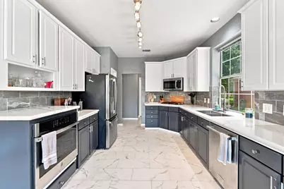 13507 Willow Heights Court, Houston, TX 77059 - Photo 12