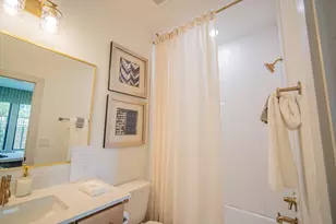 1715 Bologna Ln, Houston, TX 77055 - Photo 16