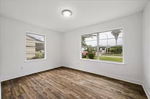 8607 Rockford Dr, Houston, TX 77033 - Photo 8
