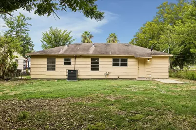 8607 Rockford Drive, Houston, TX 77033 - Photo 10
