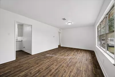 8607 Rockford Drive, Houston, TX 77033 - Photo 2