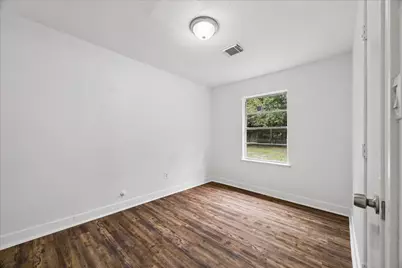 8607 Rockford Drive, Houston, TX 77033 - Photo 6