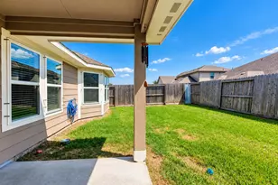 2446 Bear Crk Dr, Rosharon, TX 77583 - Photo 4