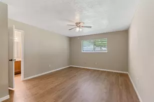 10427 Huntington Pl Dr, Houston, TX 77099 - Photo 10
