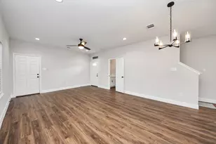 6910 J W Peavy Dr, Houston, TX 77011 - Photo 8