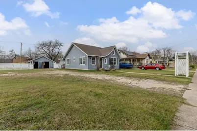 809 Howard Street, Taylor, TX 76574 - Photo 2
