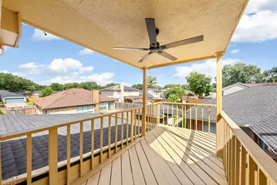 11423 Weathering Oaks Drive, Houston, TX 77066 - Photo 10