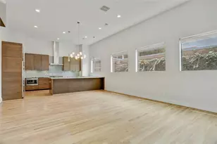 1311 Castle Ct, Houston, TX 77006 - Photo 10