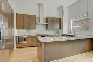 1311 Castle Ct, Houston, TX 77006 - Photo 14