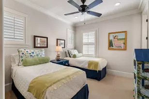 1010 Nantucket Dr, Houston, TX 77057 - Photo 32