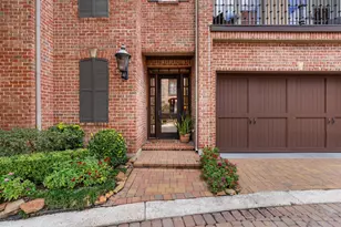 1010 Nantucket Dr, Houston, TX 77057 - Photo 2