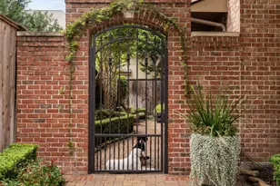 1010 Nantucket Dr, Houston, TX 77057 - Photo 46