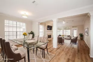 10 Heathstone Pl, The Woodlands, TX 77381 - Photo 2