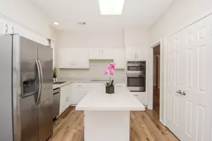 10 Heathstone Pl, The Woodlands, TX 77381 - Photo 10