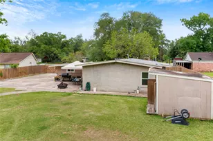 454 Southern Oaks Dr, Lake Jackson, TX 77566 - Photo 26