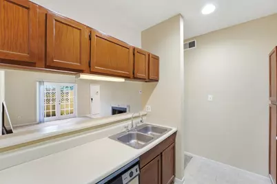 8055 Cambridge Street #5, Houston, TX 77054 - Photo 10