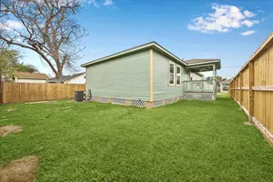 708 E 32nd St, Houston, TX 77022 - Photo 22