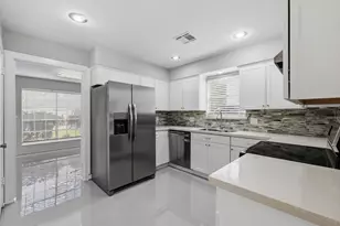 3403 Winter Ln, Baytown, TX 77521 - Photo 12