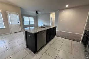 3042 Village Creek Dr, Katy, TX 77494 - Photo 4