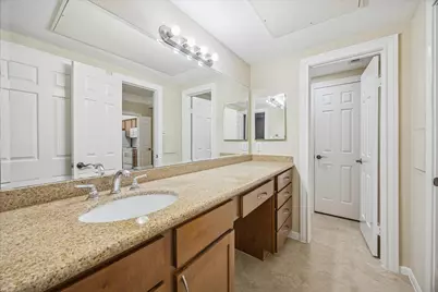 2700 Revere St #142, Houston, TX 77098 - Photo 12