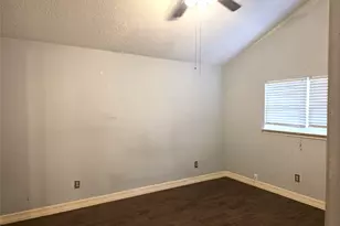 13031 Ambrose St, Houston, TX 77045 - Photo 18