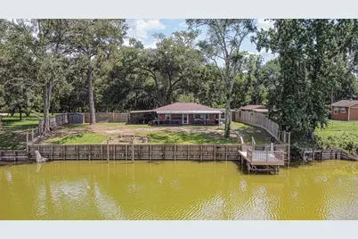 792 E Taylor Lake Circle, Livingston, TX 77351 - Photo 2