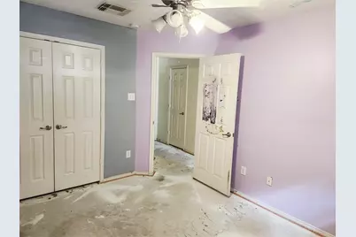 9803 Wedgeford Court, Houston, TX 77044 - Photo 32