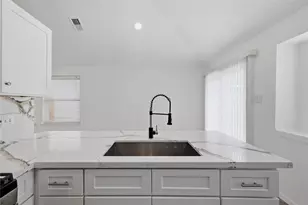 11522 Highland Meadow Dr, Houston, TX 77089 - Photo 8