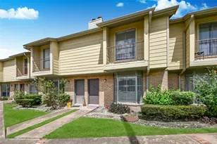 9350 Country Creek Dr, Houston, TX 77036 - Photo 2