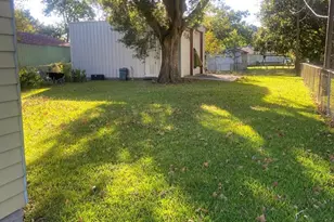 1706 Katy Ave, Bay City, TX 77414 - Photo 14