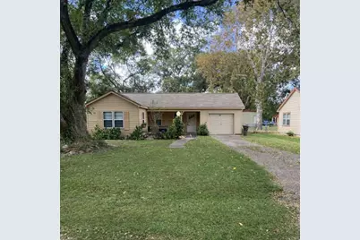 1706 Katy Avenue, Bay City, TX 77414 - Photo 1