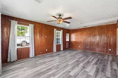 212 Jones Road, Highlands, TX 77562 - Photo 4