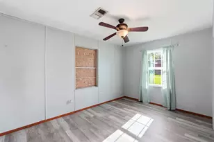 212 Jones Rd, Highlands, TX 77562 - Photo 10