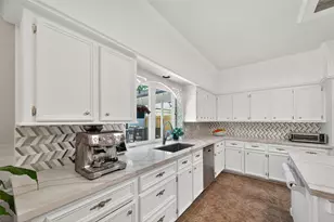 11707 Mighty Redwood Dr, Pasadena, TX 77059 - Photo 10