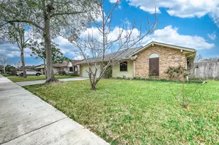 10523 Sagevale Ln, Houston, TX 77089 - Photo 2