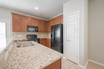 2748 Maybrook Hollow Lane, Houston, TX 77047 - Photo 16