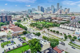 310 S Jensen Dr, Houston, TX 77003 - Photo 28