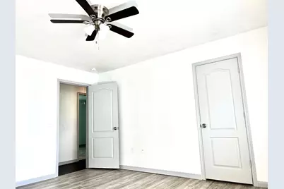 1242 Chevy Chase Drive, Angleton, TX 77515 - Photo 10