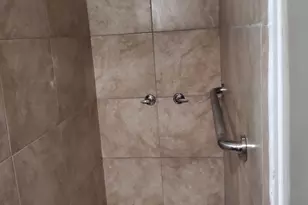 5123 Northridge Dr, Houston, TX 77033 - Photo 10