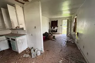 766 Fortune St, Houston, TX 77088 - Photo 6