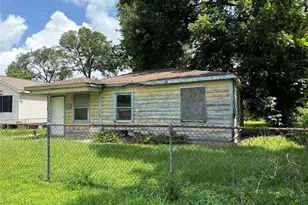 766 Fortune St, Houston, TX 77088 - Photo 2
