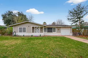 515 24th Ave N, Texas City, TX 77590 - Photo 1