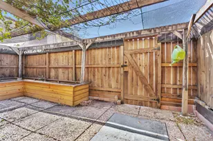 11515 Burdine St, Houston, TX 77035 - Photo 36