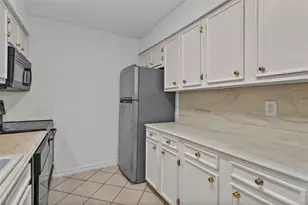 11515 Burdine St, Houston, TX 77035 - Photo 12