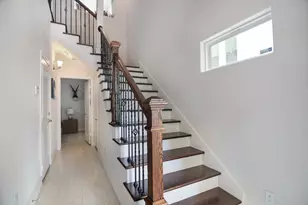 964 W 24th St, Houston, TX 77008 - Photo 2